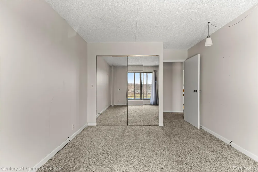 21800 Morley Avenue #618 Dearborn City, MI 48124