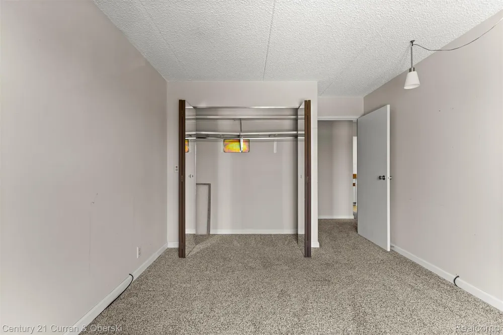 21800 Morley Avenue #618 Dearborn City, MI 48124