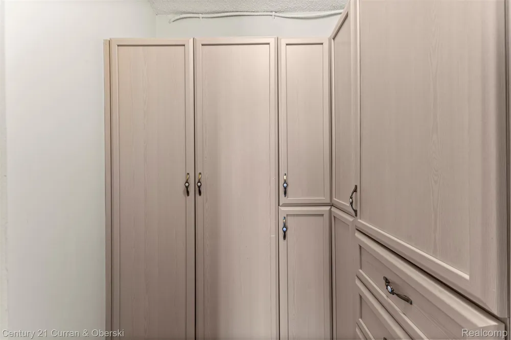 21800 Morley Avenue #618 Dearborn City, MI 48124