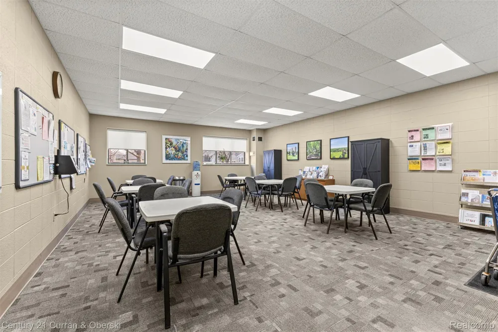 21800 Morley Avenue #618 Dearborn City, MI 48124