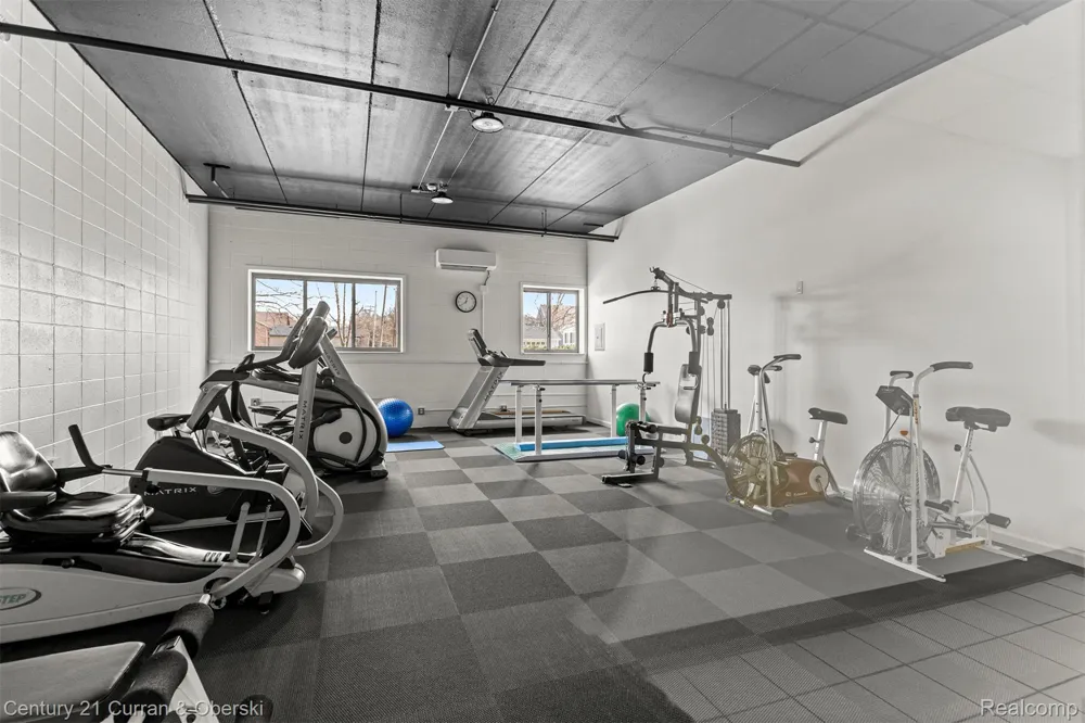 21800 Morley Avenue #618 Dearborn City, MI 48124