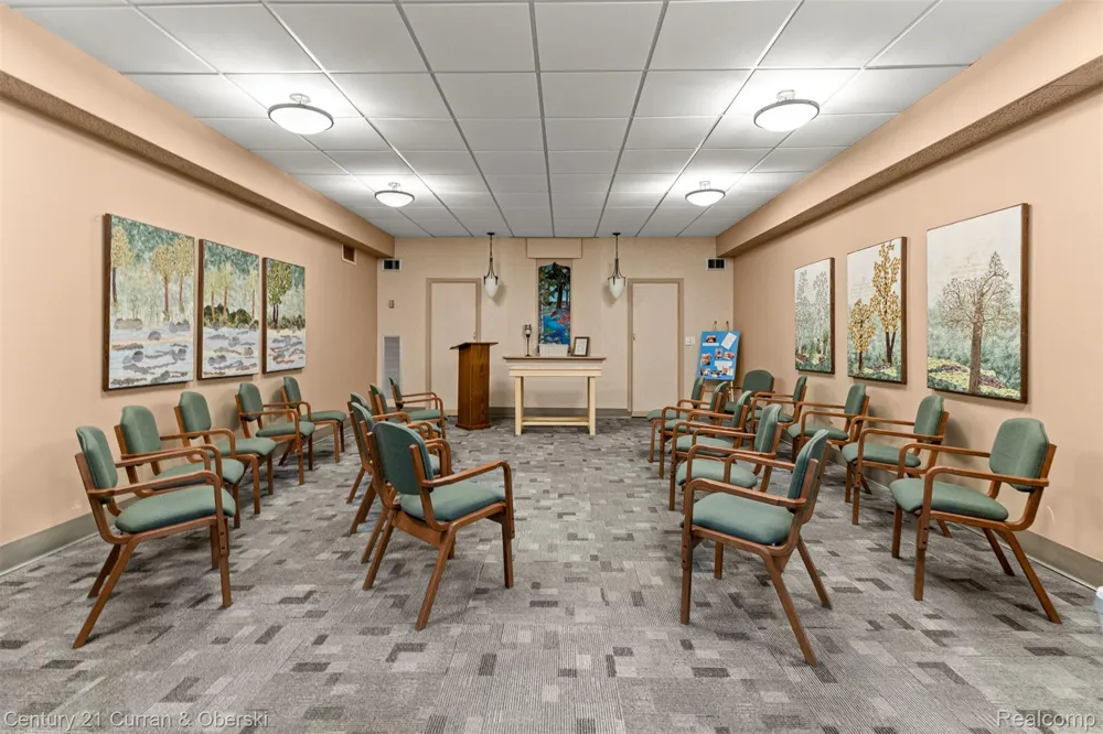 21800 Morley Avenue #618 Dearborn City, MI 48124