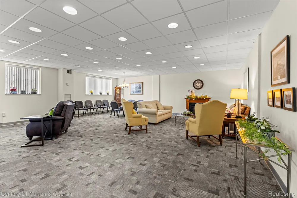 21800 Morley Avenue #618 Dearborn City, MI 48124