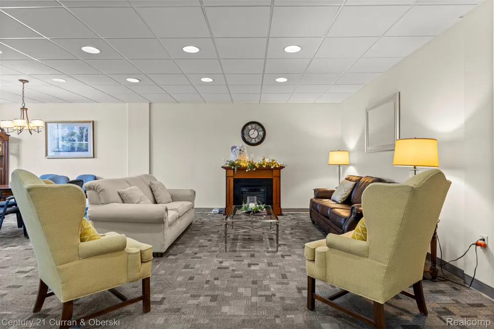 21800 Morley Avenue #618 Dearborn City, MI 48124