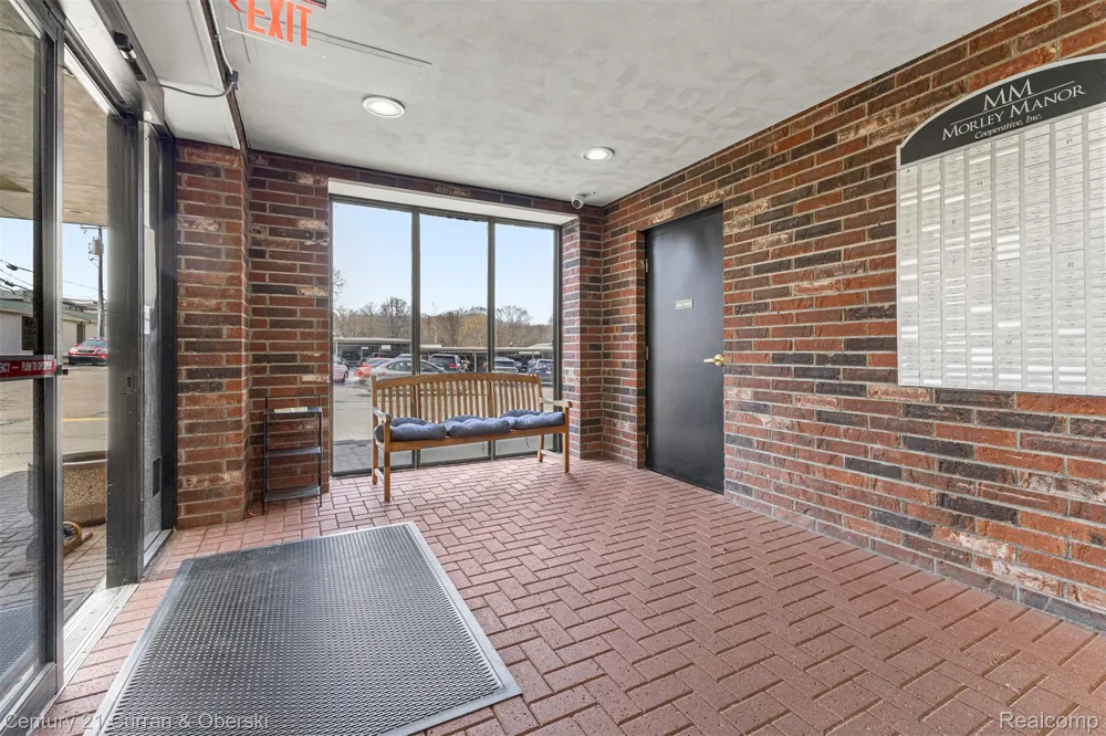 21800 Morley Avenue #618 Dearborn City, MI 48124