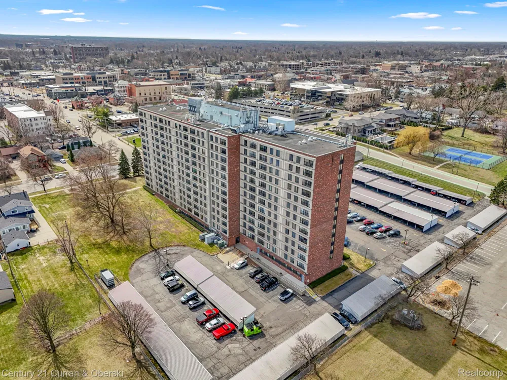 21800 Morley Avenue #618 Dearborn City, MI 48124