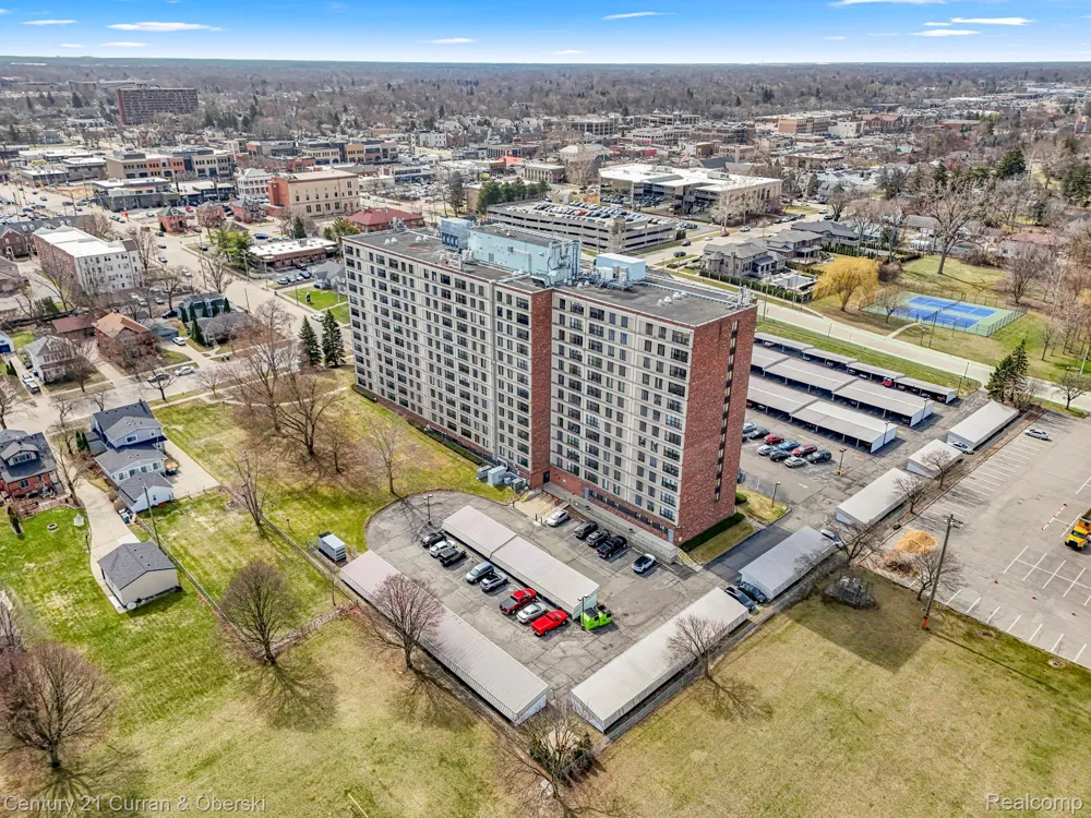 21800 Morley Avenue #618 Dearborn City, MI 48124