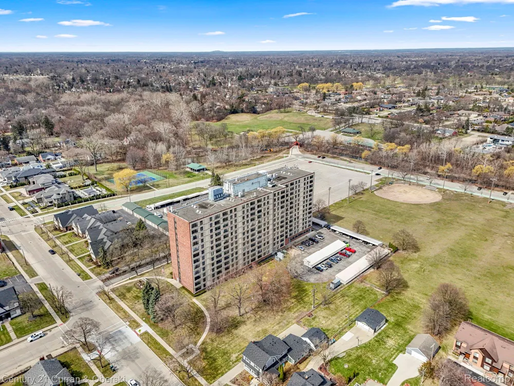 21800 Morley Avenue #618 Dearborn City, MI 48124