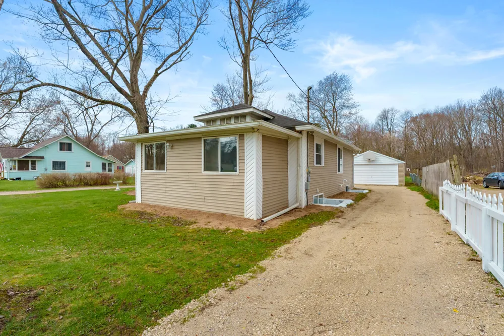 5171 20th Street Cooper Charter Township, MI 49004