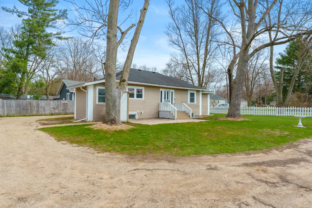 5171 20th Street Cooper Charter Township, MI 49004