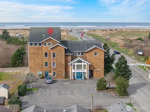 205 W Bolstad Avenue #304