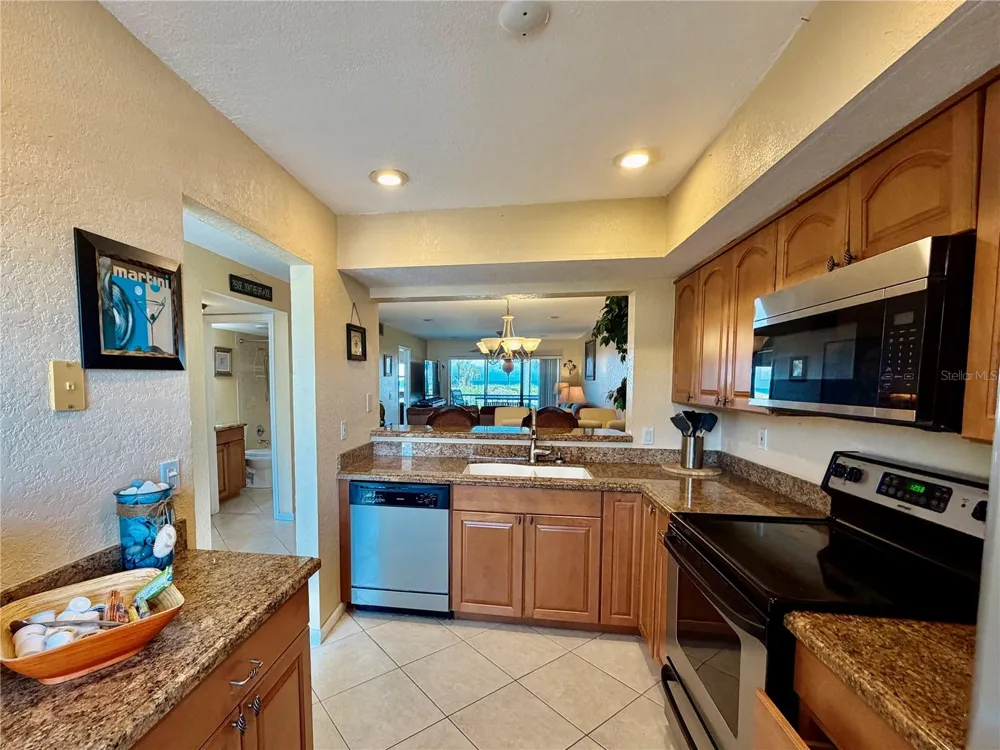 5151 N HIGHWAY A1A #212 Hutchinson Island, FL 34949