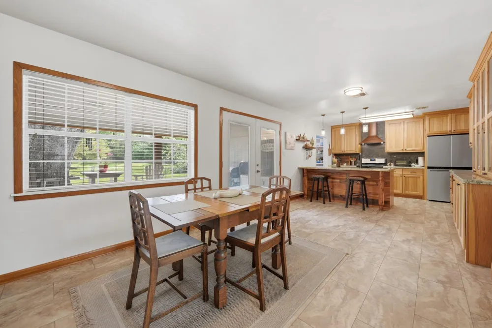 1607 S Chappell Hill Street Brenham, TX 77833