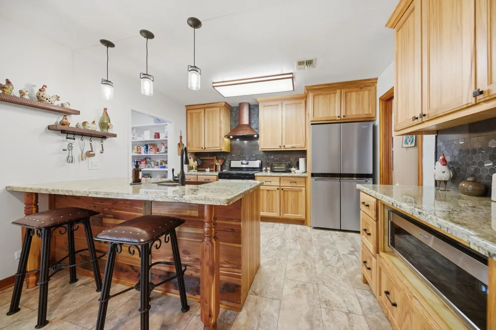 1607 S Chappell Hill Street Brenham, TX 77833