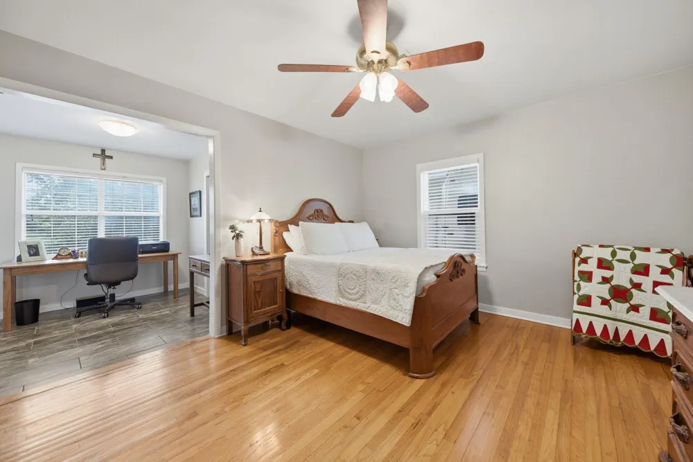 1607 S Chappell Hill Street Brenham, TX 77833
