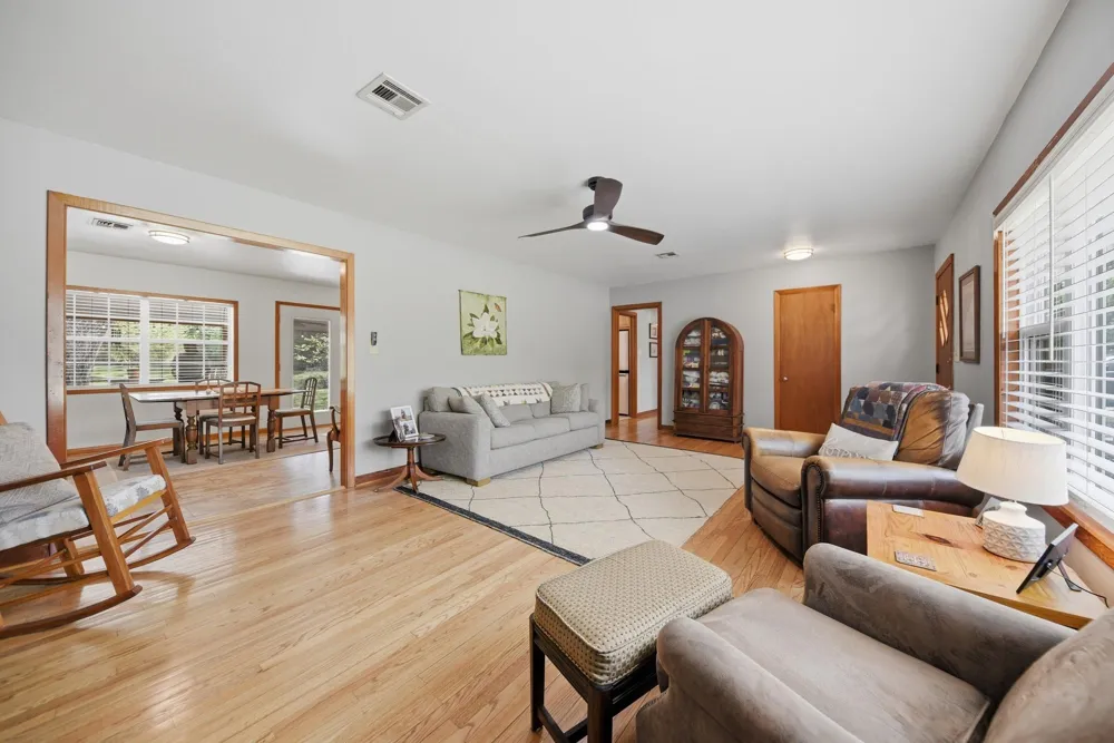 1607 S Chappell Hill Street Brenham, TX 77833