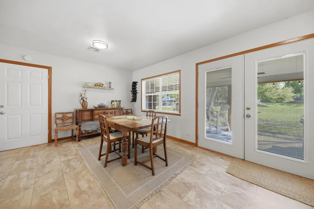 1607 S Chappell Hill Street Brenham, TX 77833