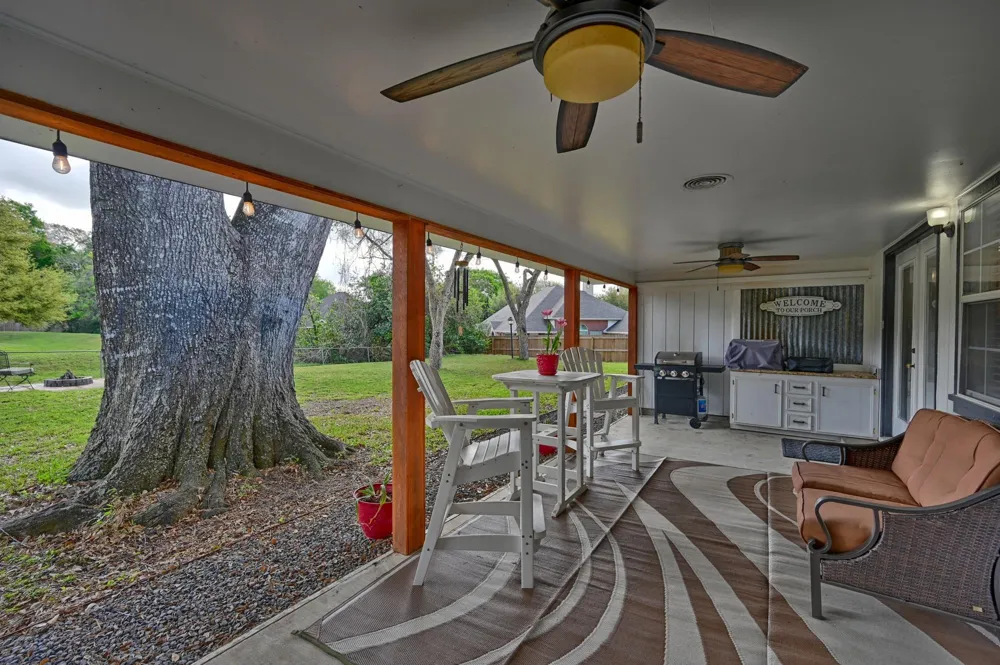 1607 S Chappell Hill Street Brenham, TX 77833