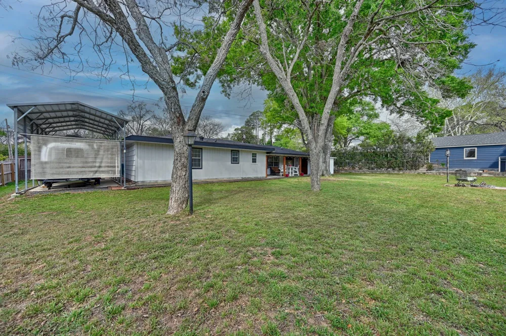 1607 S Chappell Hill Street Brenham, TX 77833