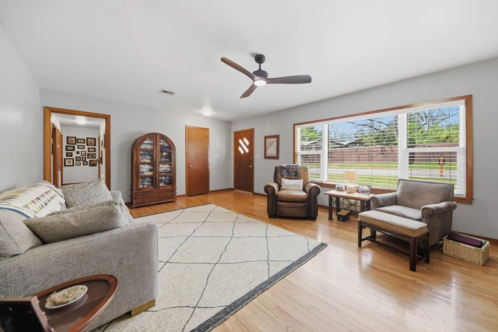 1607 S Chappell Hill Street Brenham, TX 77833
