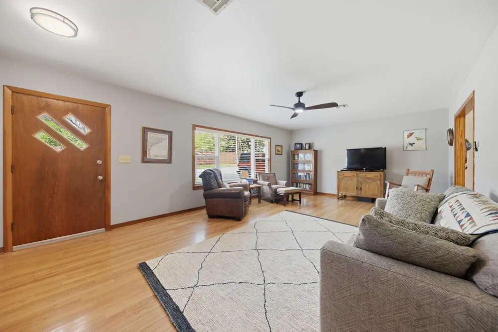 1607 S Chappell Hill Street Brenham, TX 77833