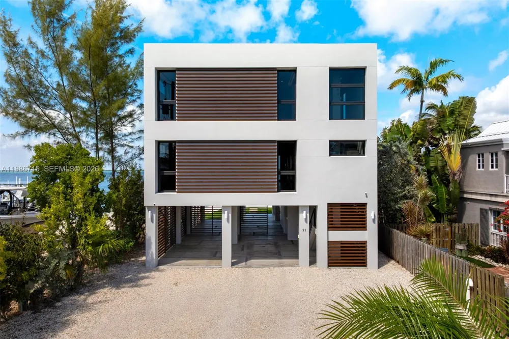 21 Stillwright Way Key Largo, FL 33037