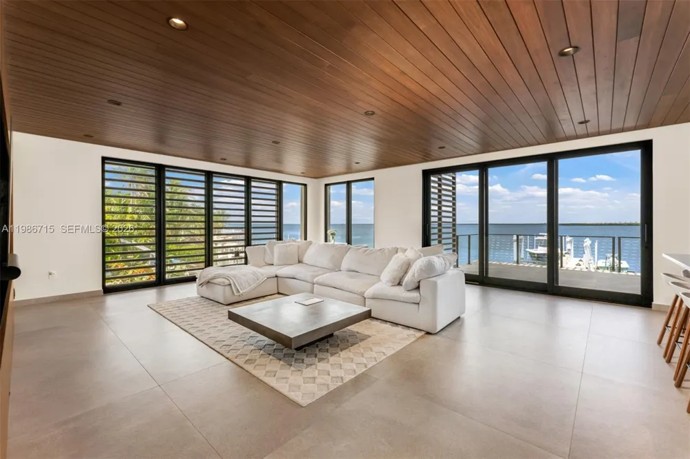 21 Stillwright Way Key Largo, FL 33037