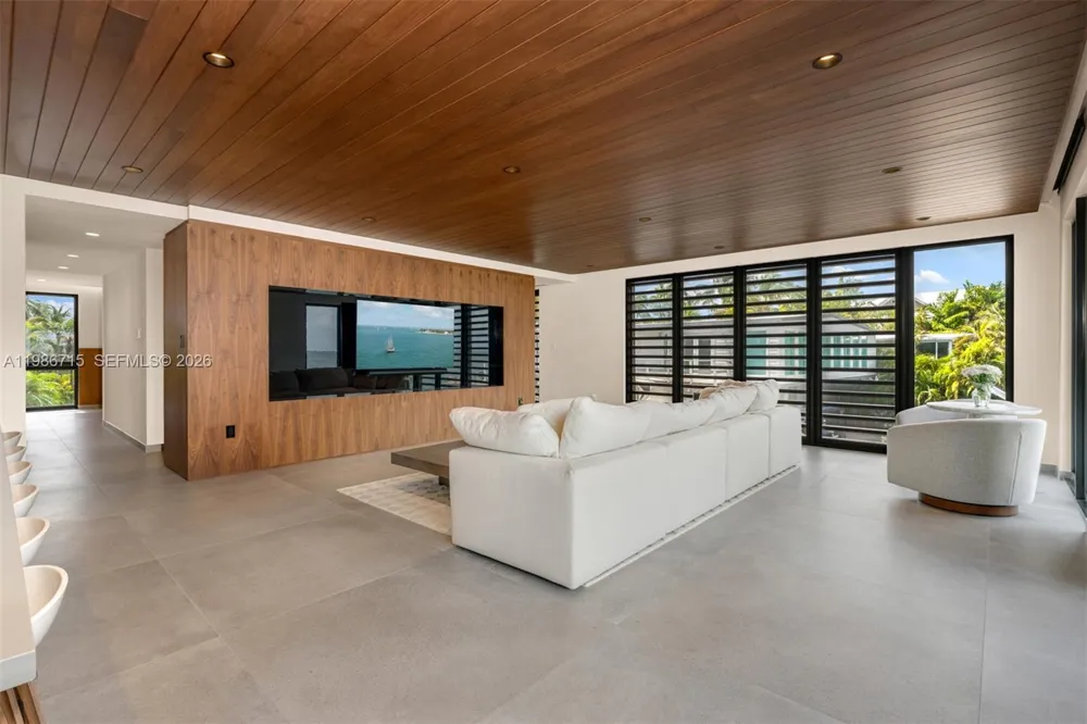 21 Stillwright Way Key Largo, FL 33037