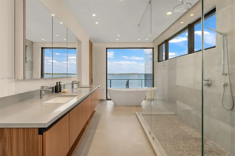 21 Stillwright Way Key Largo, FL 33037