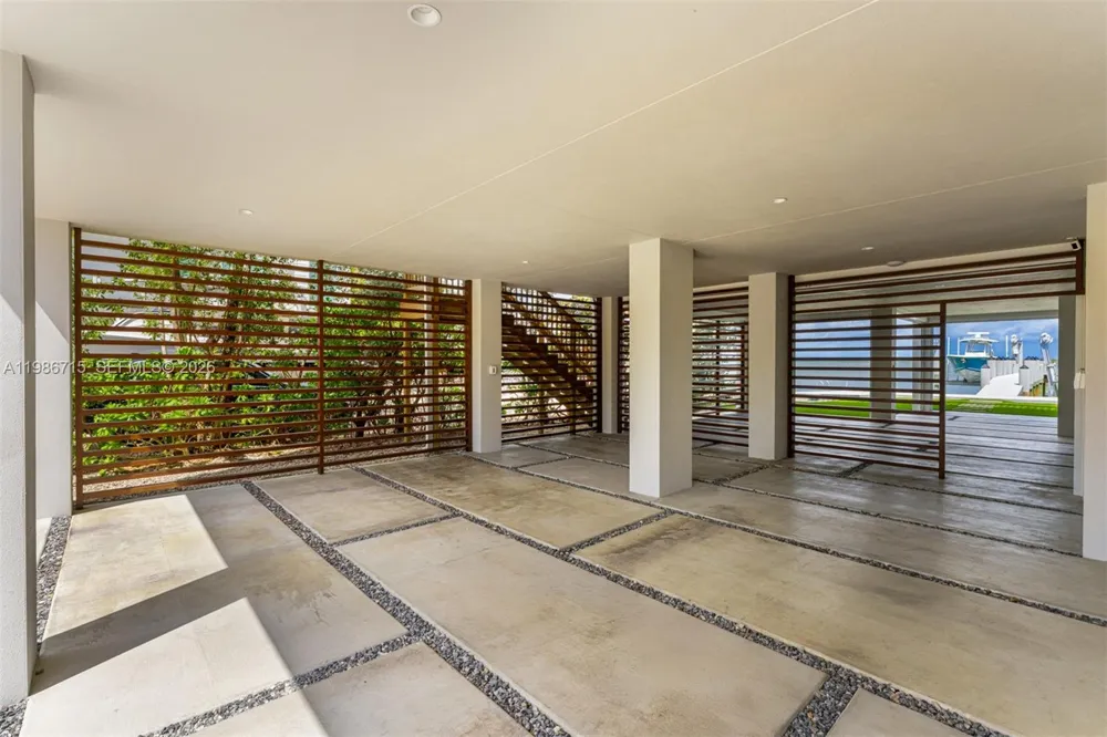 21 Stillwright Way Key Largo, FL 33037