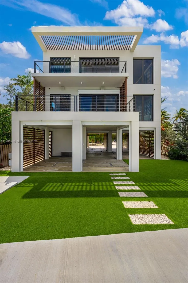 21 Stillwright Way Key Largo, FL 33037