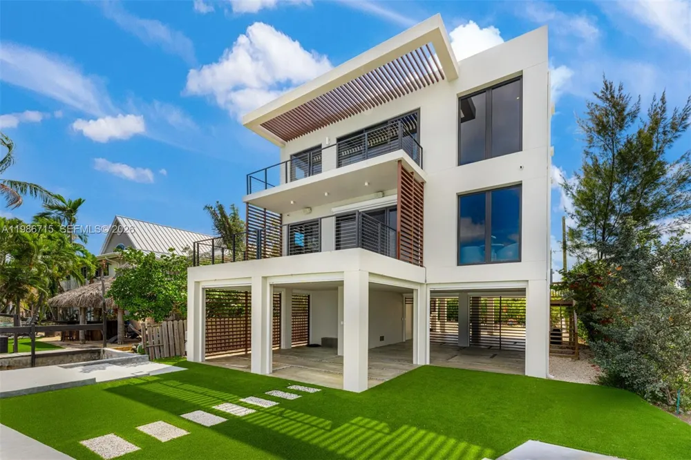 21 Stillwright Way Key Largo, FL 33037