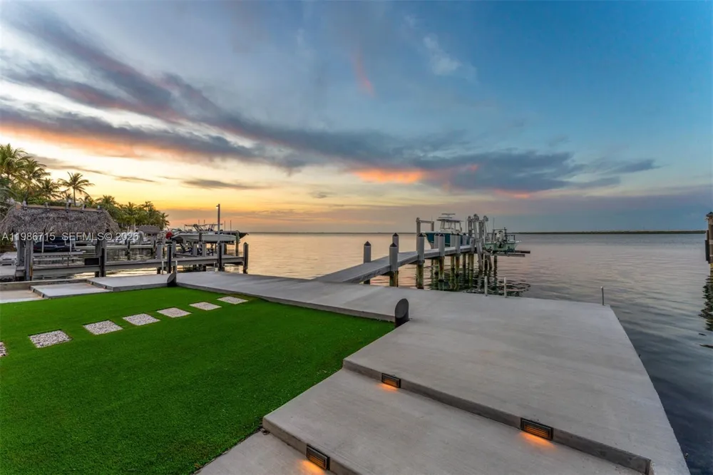 21 Stillwright Way Key Largo, FL 33037
