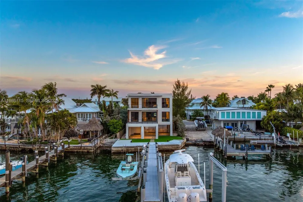 21 Stillwright Way Key Largo, FL 33037