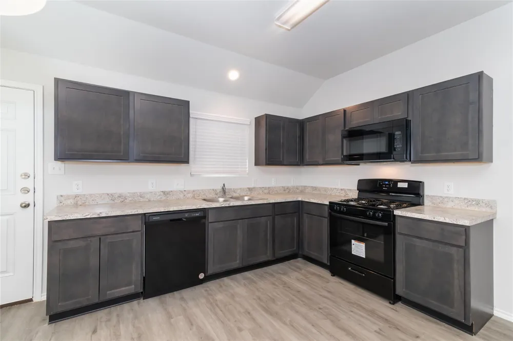 8526 Middleton Oaks Circle Houston, TX 77028