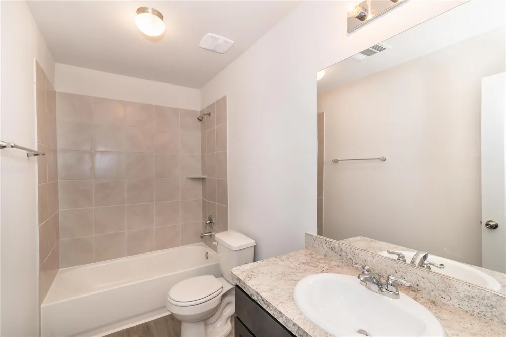 8526 Middleton Oaks Circle Houston, TX 77028