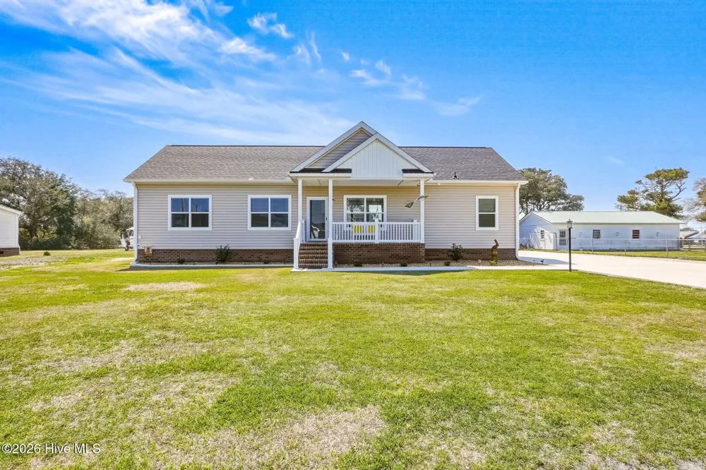 204 Nelson Street Harkers Island, NC 28531