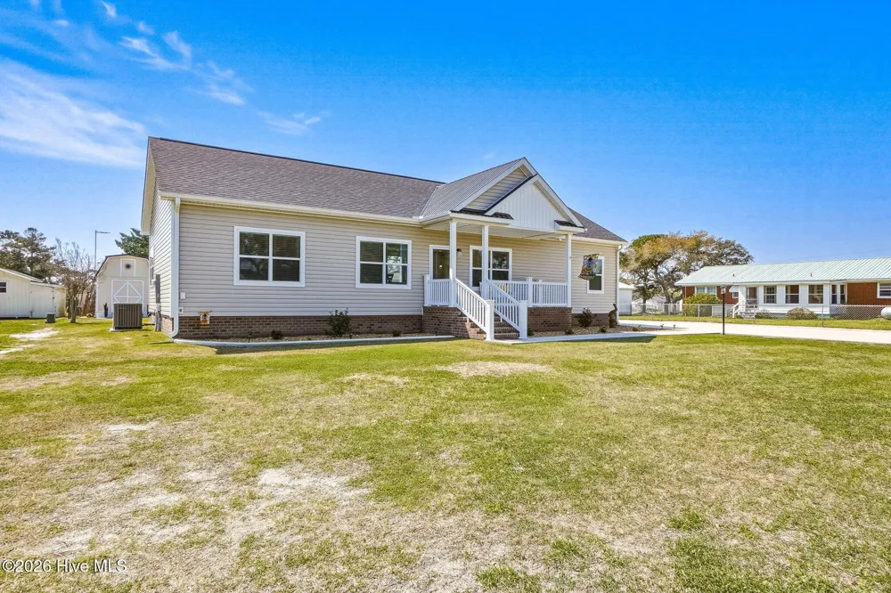 204 Nelson Street Harkers Island, NC 28531