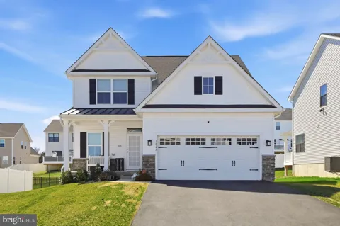 1025 TRILLIUM LANE