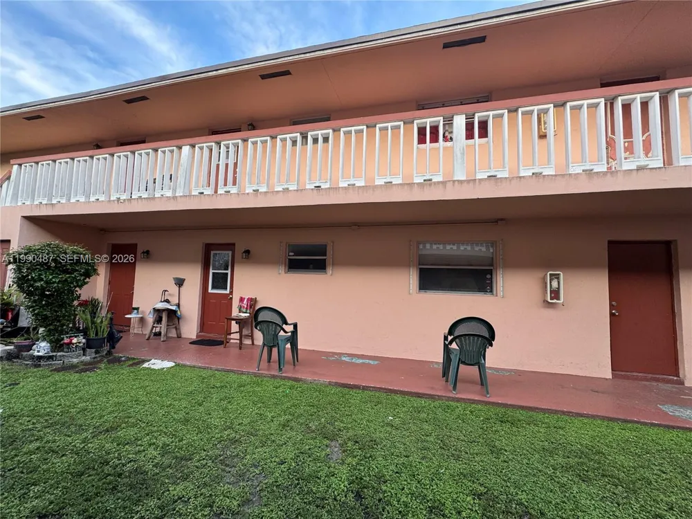 7471 SW 10th Ct #102D North Lauderdale, FL 33068