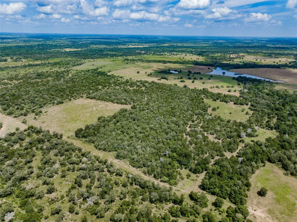 13 Armstrong Road Flatonia, TX 78941