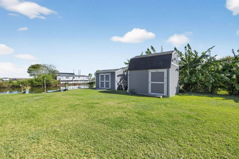 83 County Road 299 Bay City, TX 77414