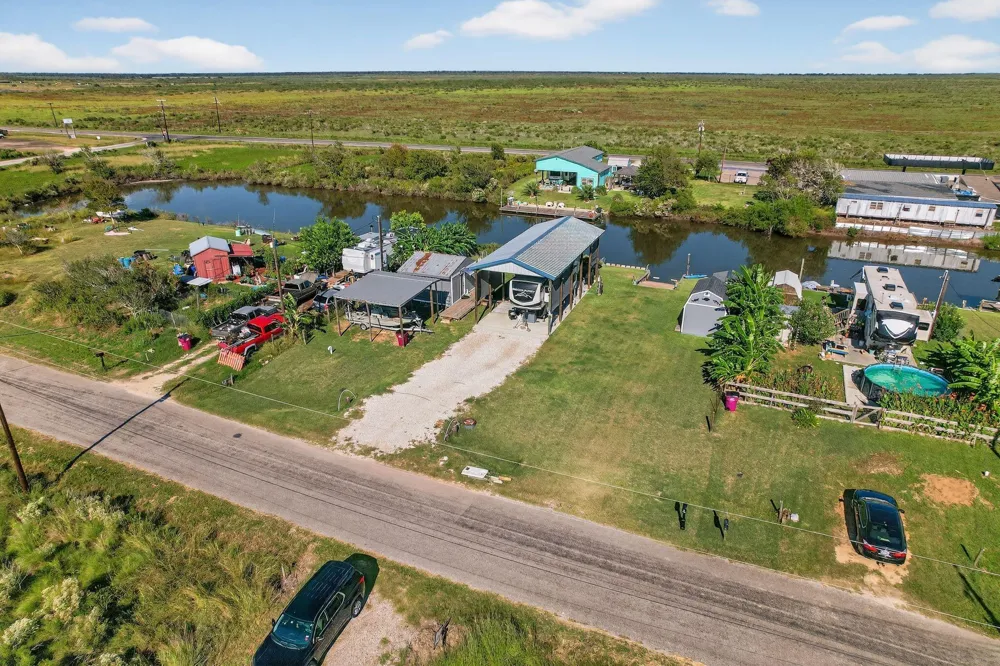 83 County Road 299 Bay City, TX 77414
