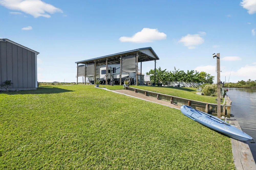 83 County Road 299 Bay City, TX 77414