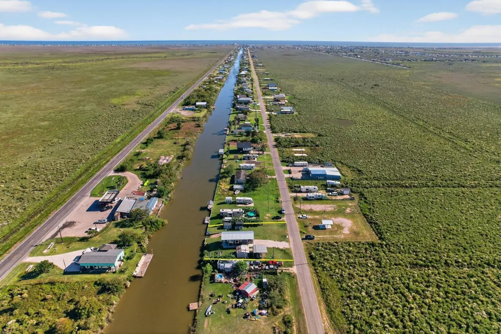 83 County Road 299 Bay City, TX 77414