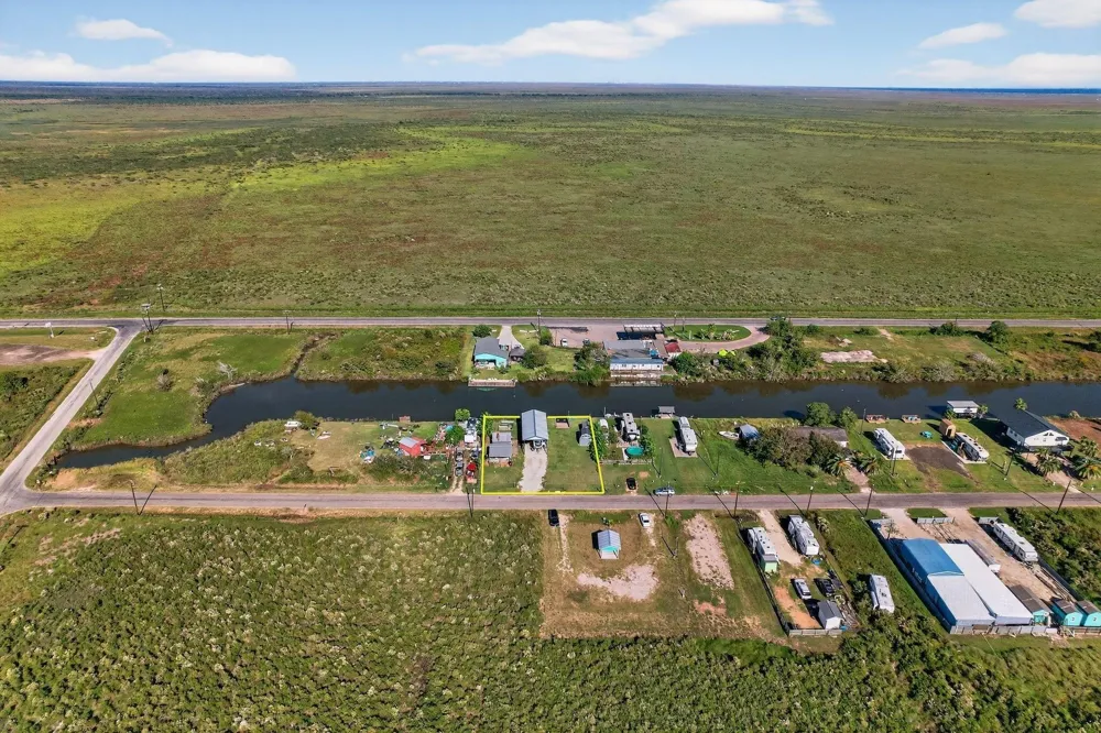 83 County Road 299 Bay City, TX 77414
