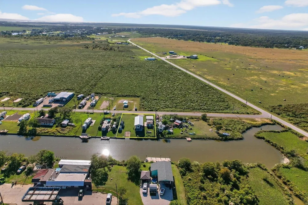 83 County Road 299 Bay City, TX 77414