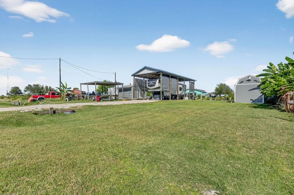 83 County Road 299 Bay City, TX 77414