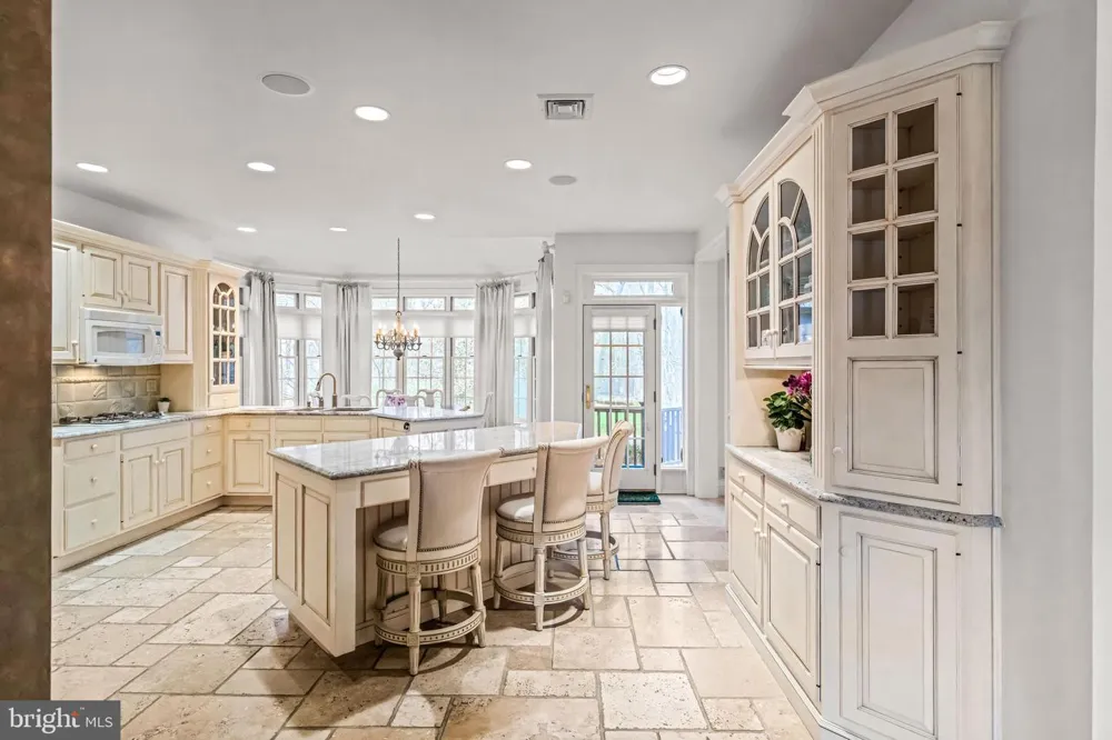 7 MERCER GATE DRIVE Doylestown, PA 18901