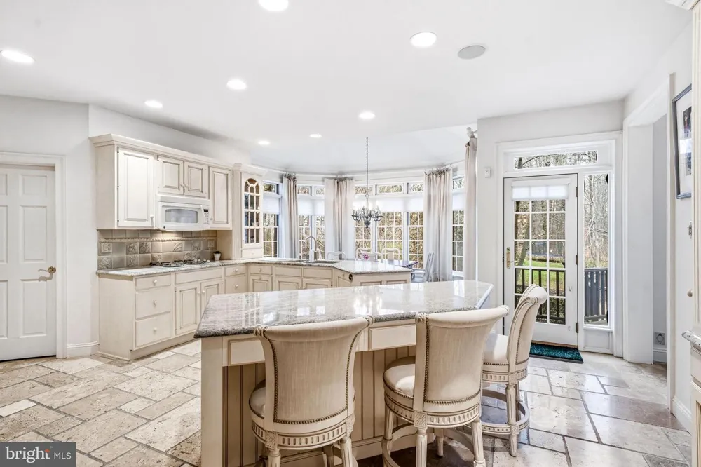 7 MERCER GATE DRIVE Doylestown, PA 18901
